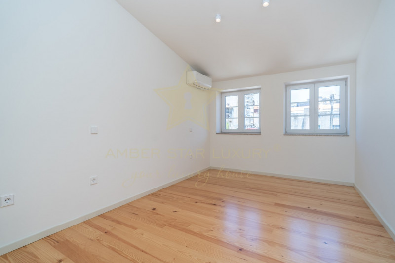 Коммерческая недвижимость в Португалии, в Порту