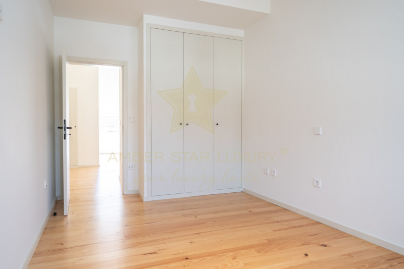 Коммерческая недвижимость в Португалии, в Порту