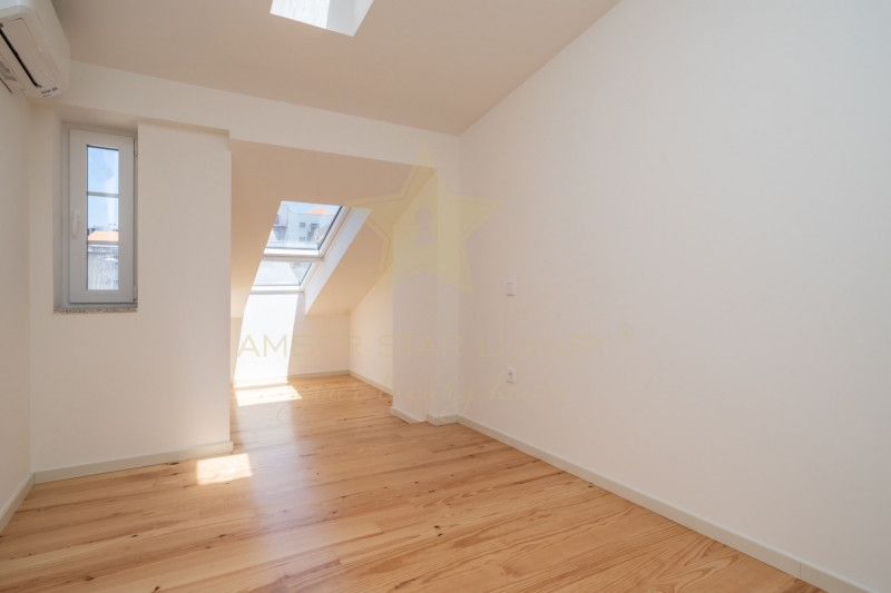 Коммерческая недвижимость в Португалии, в Порту