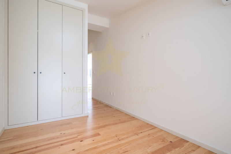 Коммерческая недвижимость в Португалии, в Порту