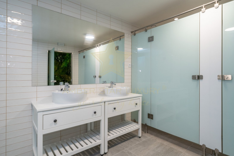 Коммерческая недвижимость в Португалии, в Порту