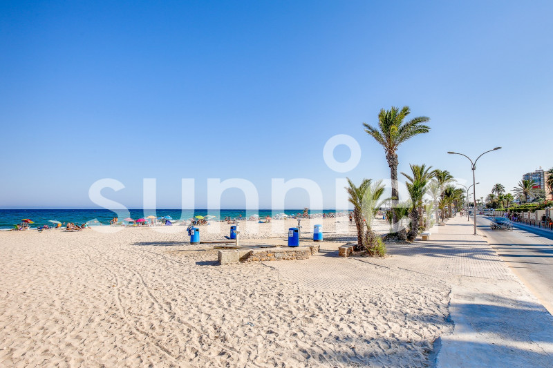 Вилла в Испании, в Лас Колинас Гольф