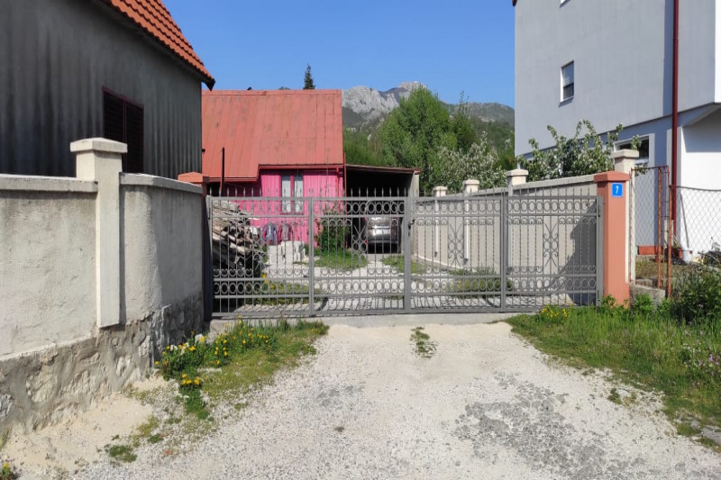 Апартаменты в Черногории, в Цетине