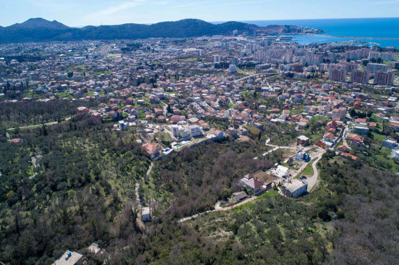 Участок за 130 000 евро в Баре, Черногория