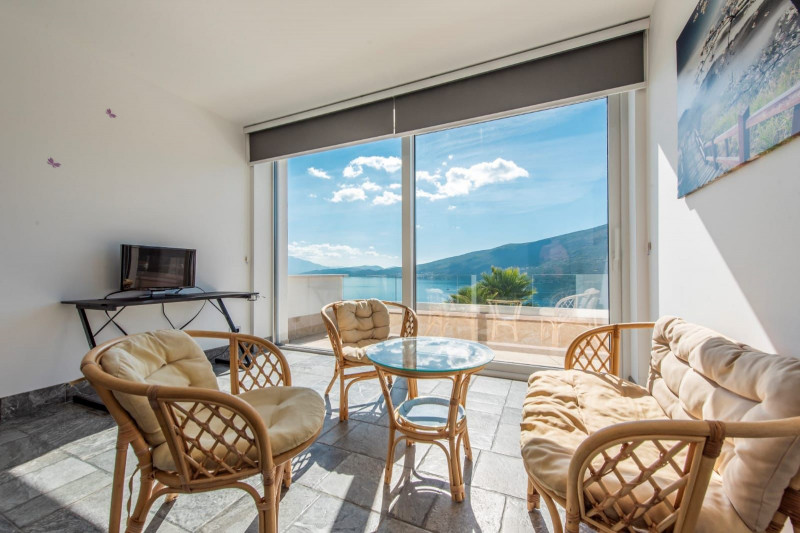 Вилла в Черногории, в Дженовичах