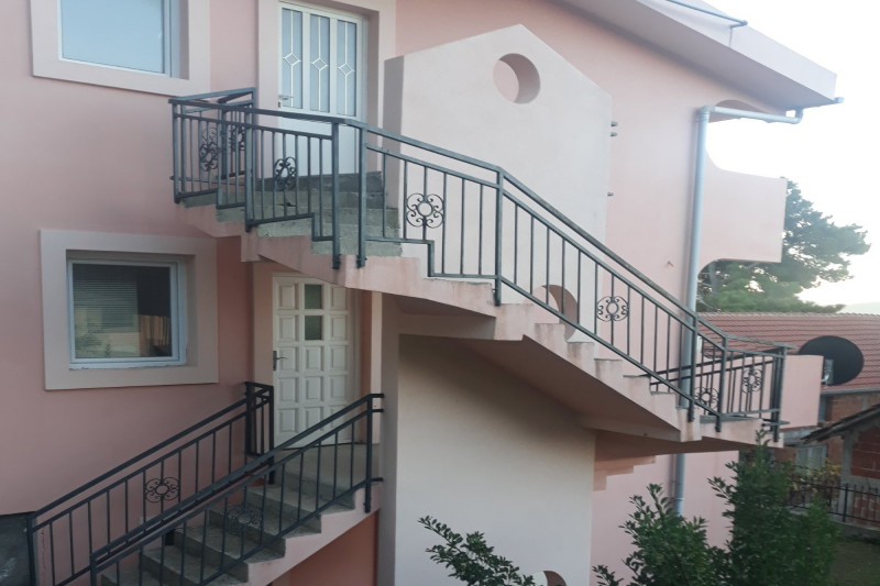 Дом в Черногории, в Зеленом поясе