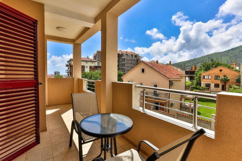 Вилла в Черногории, в Будве