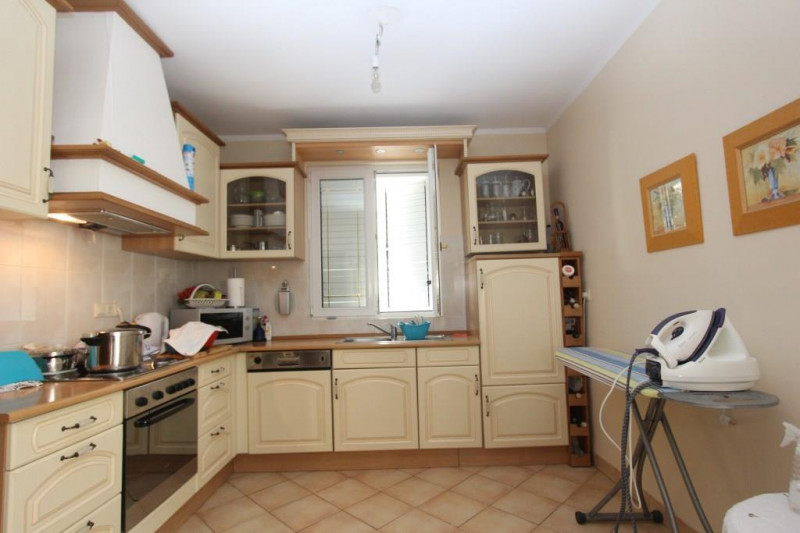 Дом в Черногории, в Будве