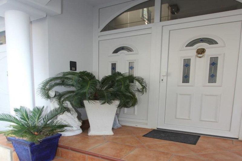 Дом в Черногории, в Будве