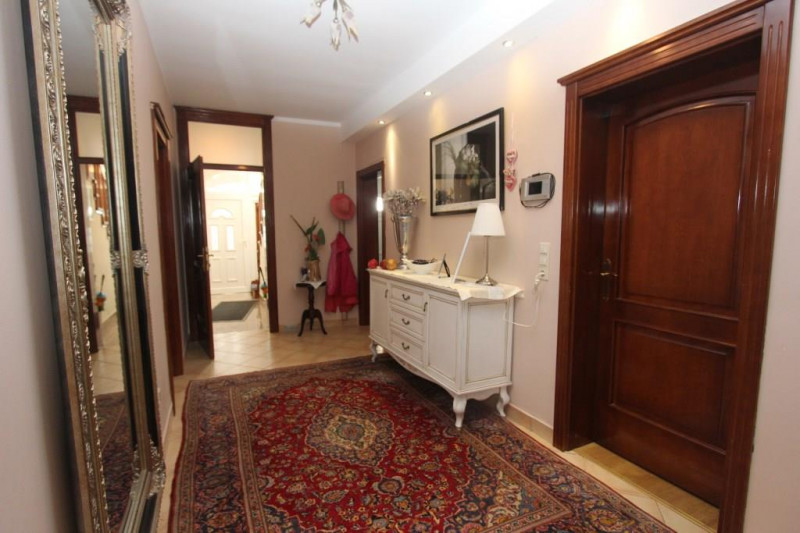 Дом в Черногории, в Будве