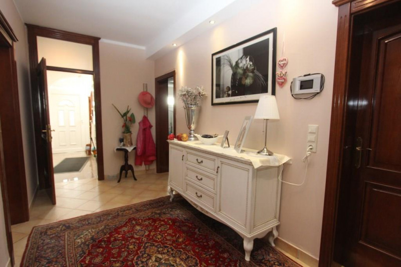 Дом в Черногории, в Будве