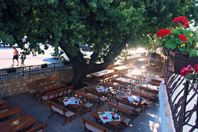 Отель в Черногории, в Бечичи