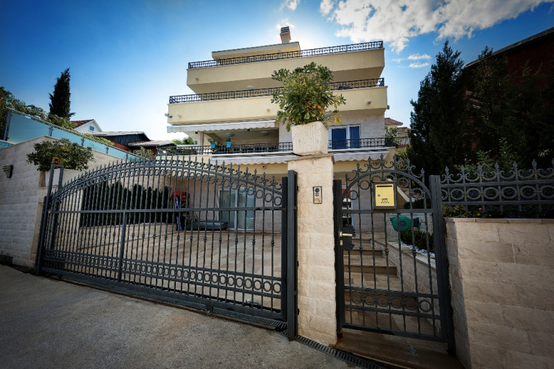 Вилла в Черногории, в Крашичах