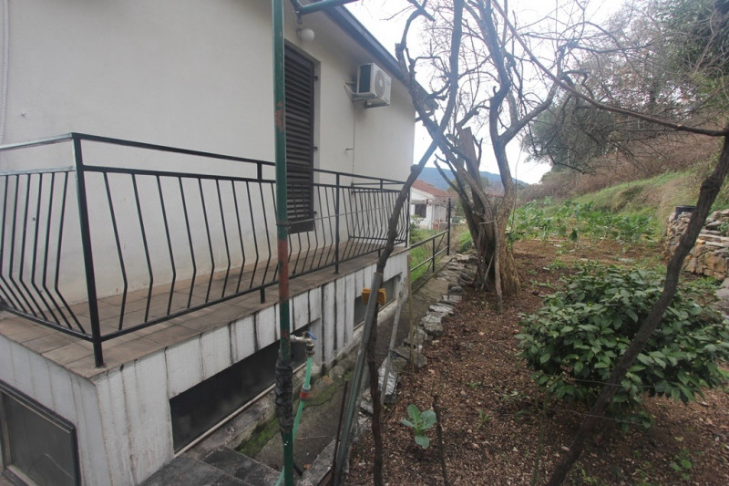 Дом в Черногории, в Херцег-Нови
