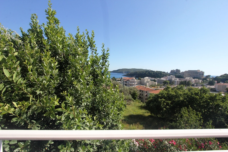 Дом в Черногории, в Бечичи