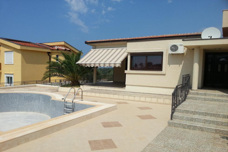 Вилла в Черногории, в Утехе