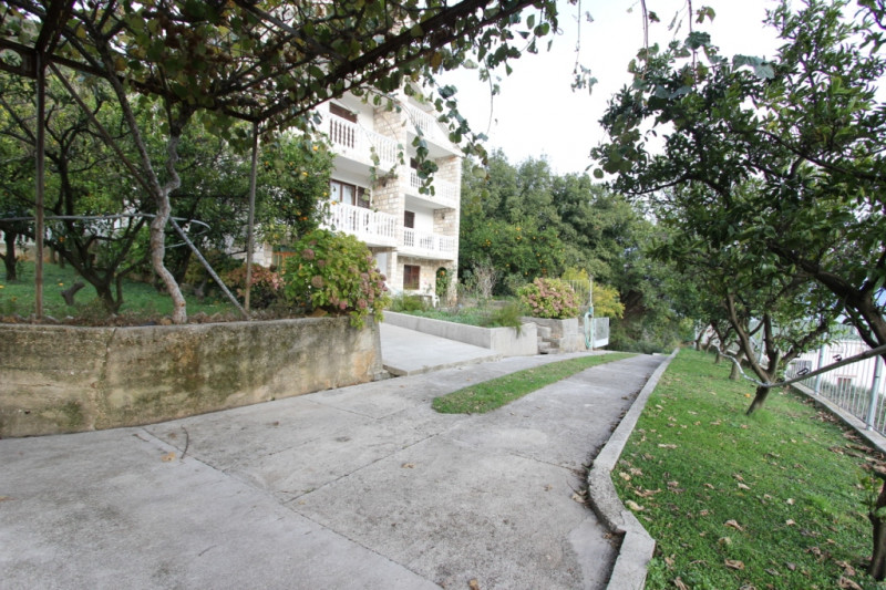 Дом в Черногории, в Дженовичах