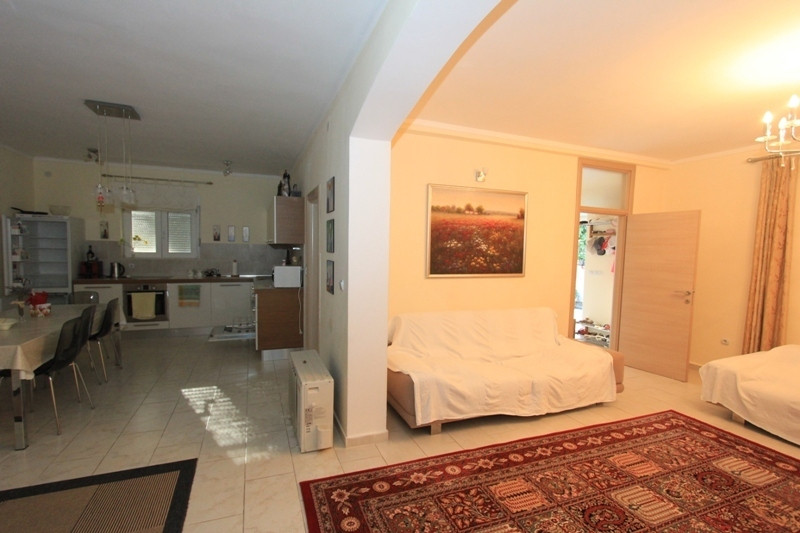 Дом в Черногории, в Доброте