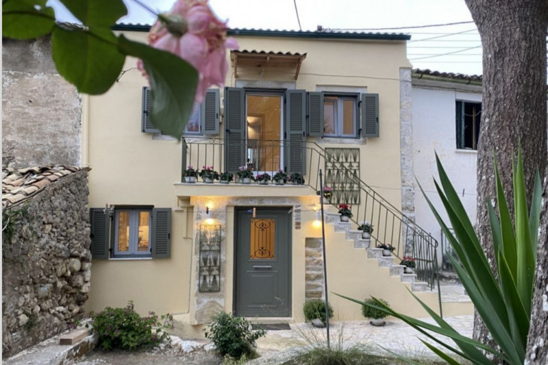 Дом в Греции, в Агиос Георгиосе